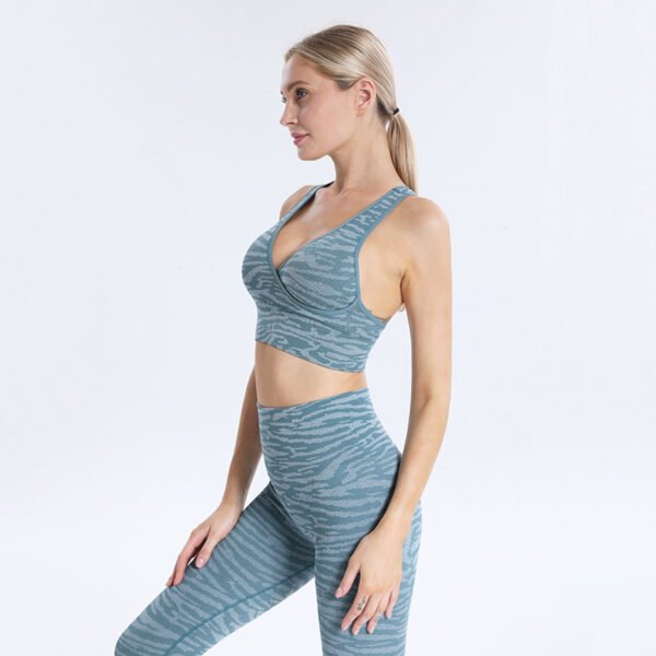 Seamless Leopard Print Jacquard Yoga Sports Set MMT004 - Image 2