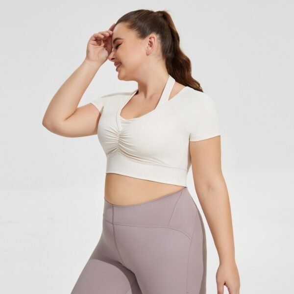 Seamless Plus-Size Halter Yoga Crop Top QHP001 - Image 3
